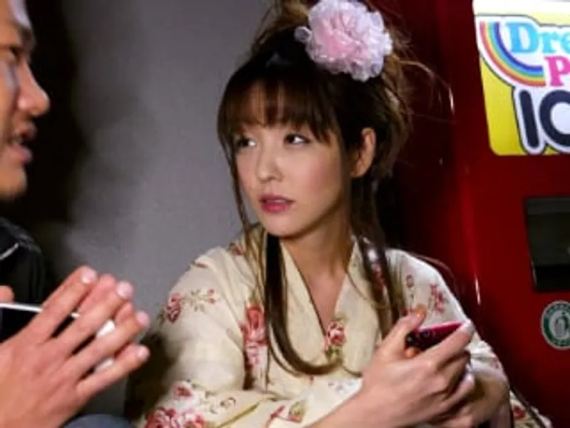 Giận anh xã bỏ ra ngoài đường, vợ yêu dễ dãi về nhà trai lạ để "tâm sự"