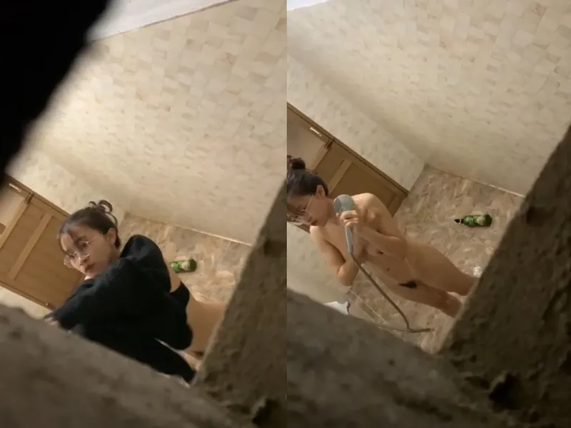 Quay lén con ghệ vú to tắm, khe cô bé chảy nước ròng ròng