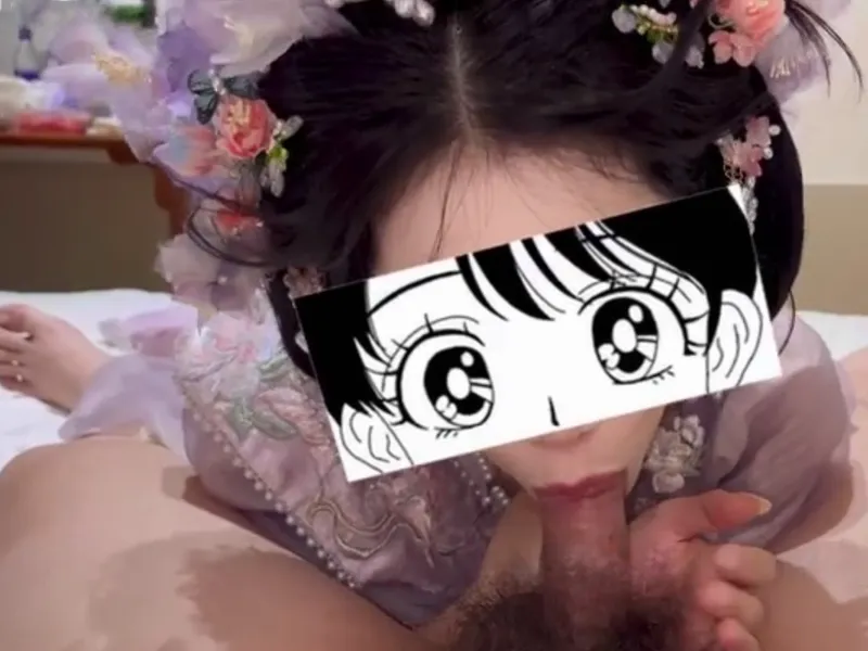 Gái xinh trong bộ đồ thiên thần nhỏ mút thằng nhỏ cực đã